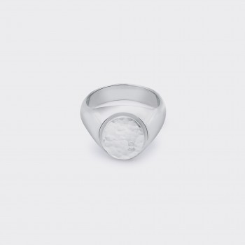 Oval Hammered Signet : 925 Silver/925 Silver